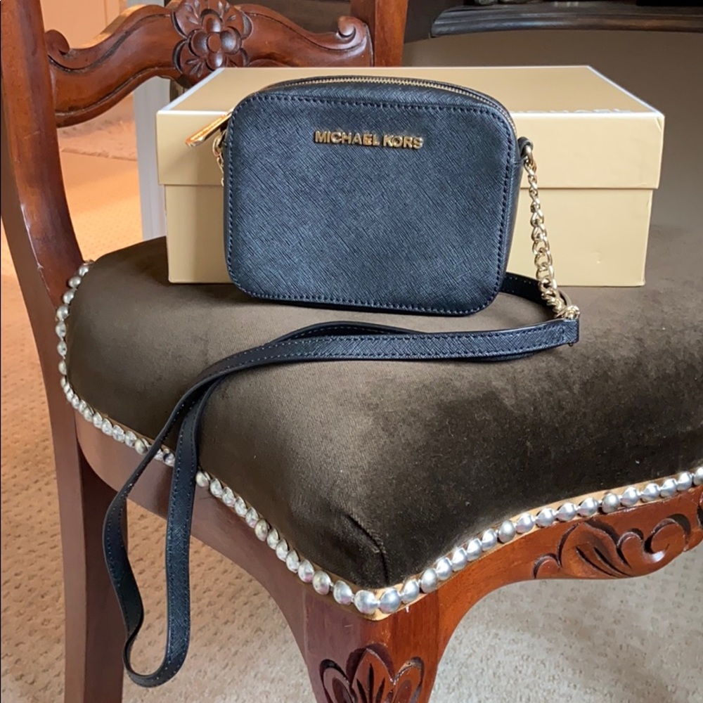 Michael Kors Crossbody.